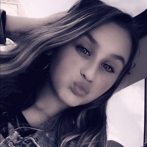 Meet your Posher, Ashlee